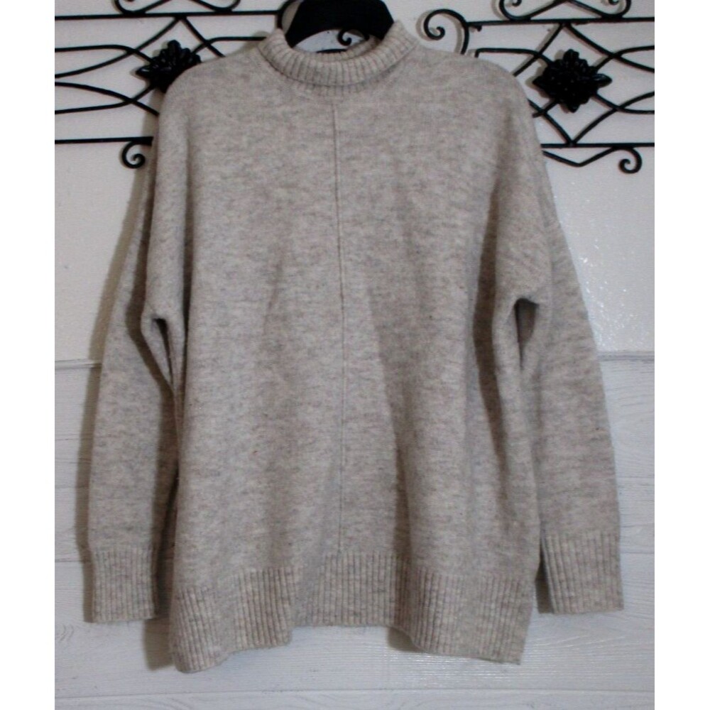 Jessica Simpson Women's Sweater Size M Beige Long Sleeve